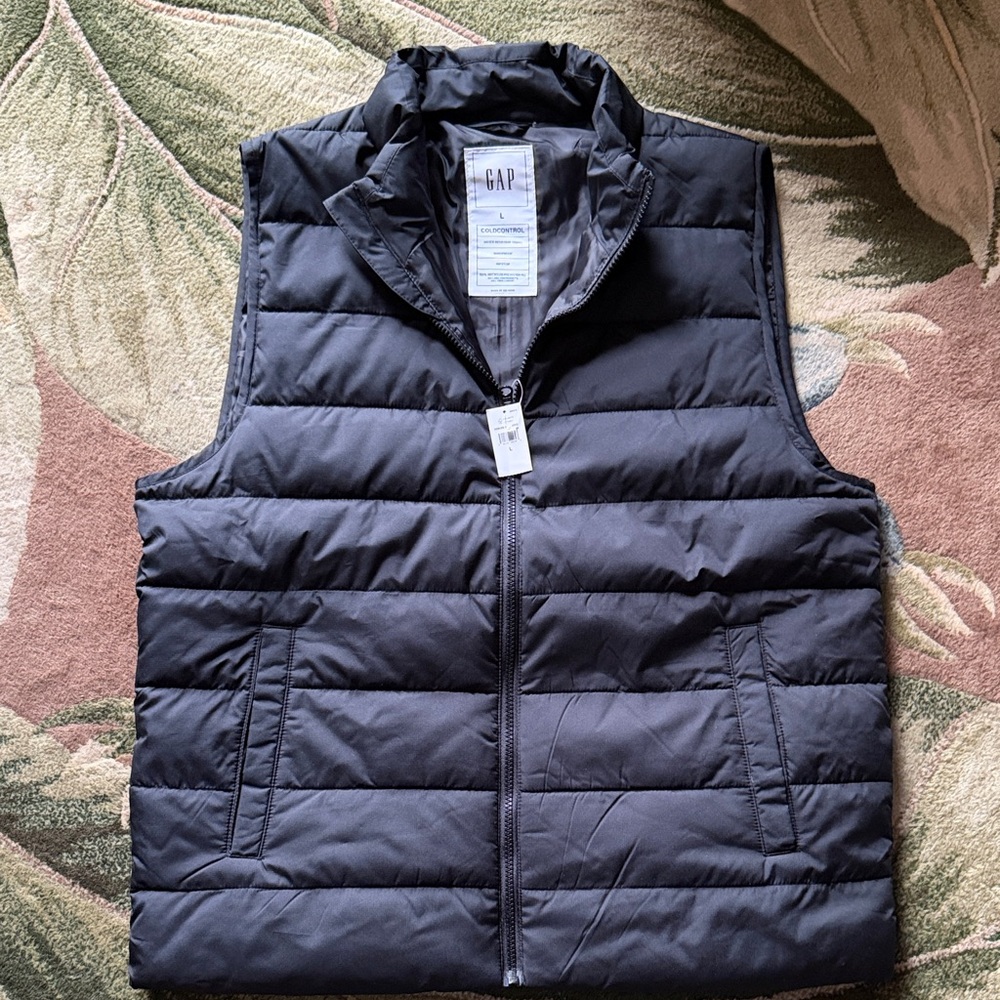 GAP Men's Black Puffer Vest NWT